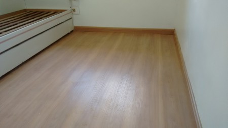 colocação de piso laminado